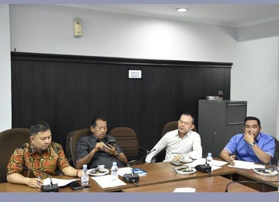 Komisi IV DPRD Pekanbaru Hearing bersama Disdik Bahas Rancangan Perubahan KUA PPAS APBD Pekanbaru 2023