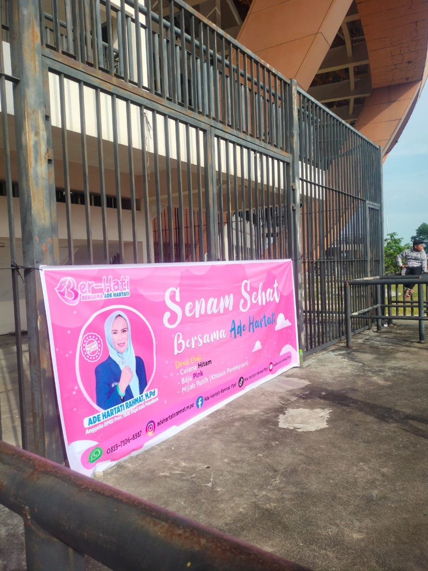 Ribuan Tim Relawan Ade Hartati Gelar Senam Sehat di Stadion Utama