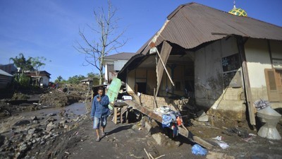 Tanah Datar Perpanjang 14 Hari Masa Tanggap Darurat Banjir Sumbar