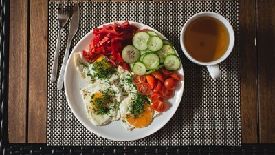 Menu Sarapan Terbaik untuk Usia 50-an Menurut Ahli