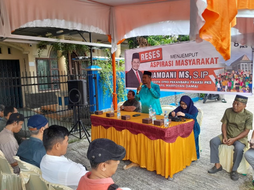 Reses Hamdani di Wonorejo , Warga Keluhkan  Jalan dan Drainase yang  Rusak