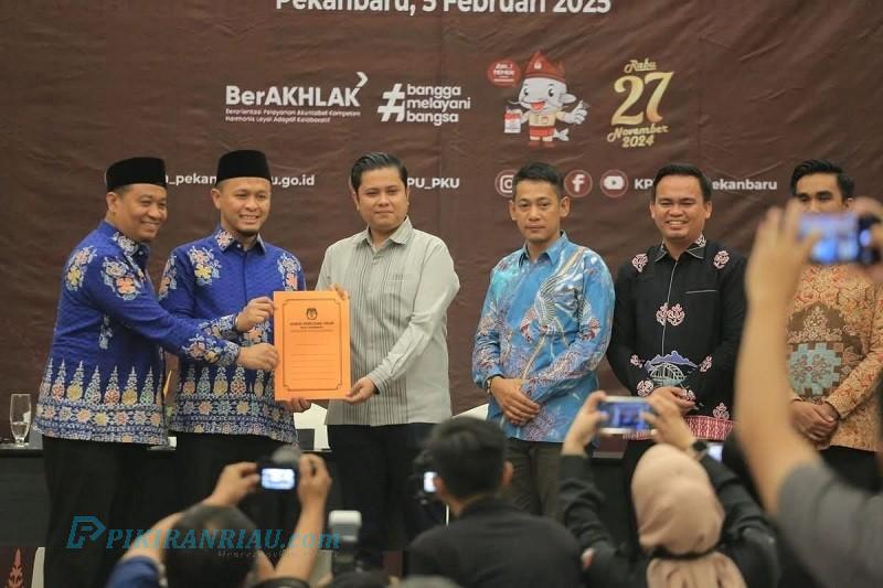 Wakil Ketua DPRD Pekanbaru Tengku Azwendi Hadiri Rapat Pleno Penetapan Paslon Terpilih Pilkada 2024