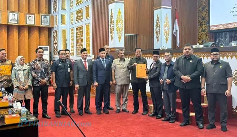 Paripurna DPRD Pekanbaru Umumkan Penetapan Walikota dan Wakil Walikota Terpilih Periode 2025-2030
