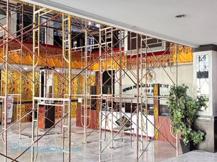Gedung DPRD Pekanbaru Dipercantik Sambut HUT Ke-242 Kota Pekanbaru