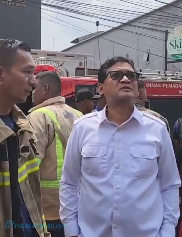 Nasdem Gerak Cepat, Ketua Fraksi Tinjau Korban Kebakaran Jalan Jenderal