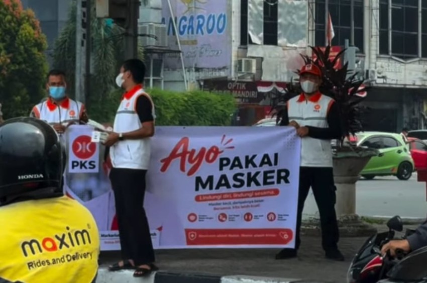 PKS Turun Ke Jalan Bagi - Bagi.Masker, Status Udara Pekanbaru Berada Pada Level Berbahaya